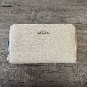 Coach Medium Zip ID Wallet